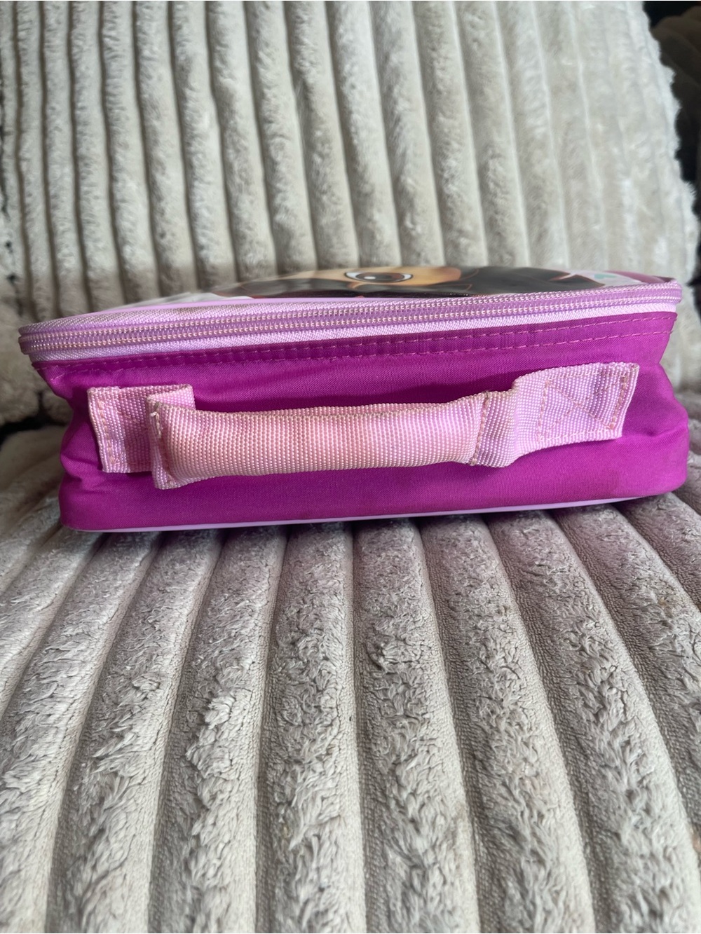 Thermos Kids Dora The Explorer Lunch Bag in Pink, Purple and Red Heart Accents - Picture 3 of 5